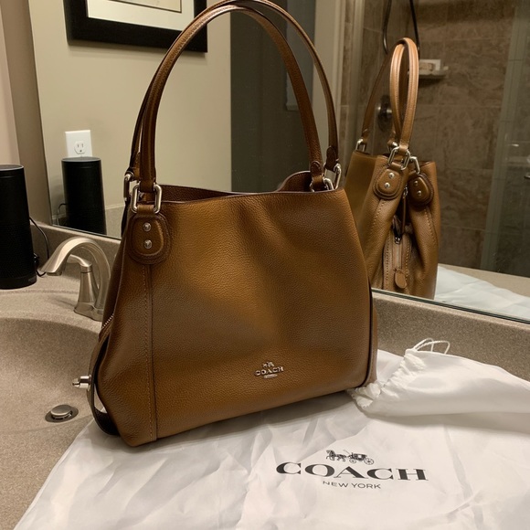 Coach purse - Picture 2 of 5